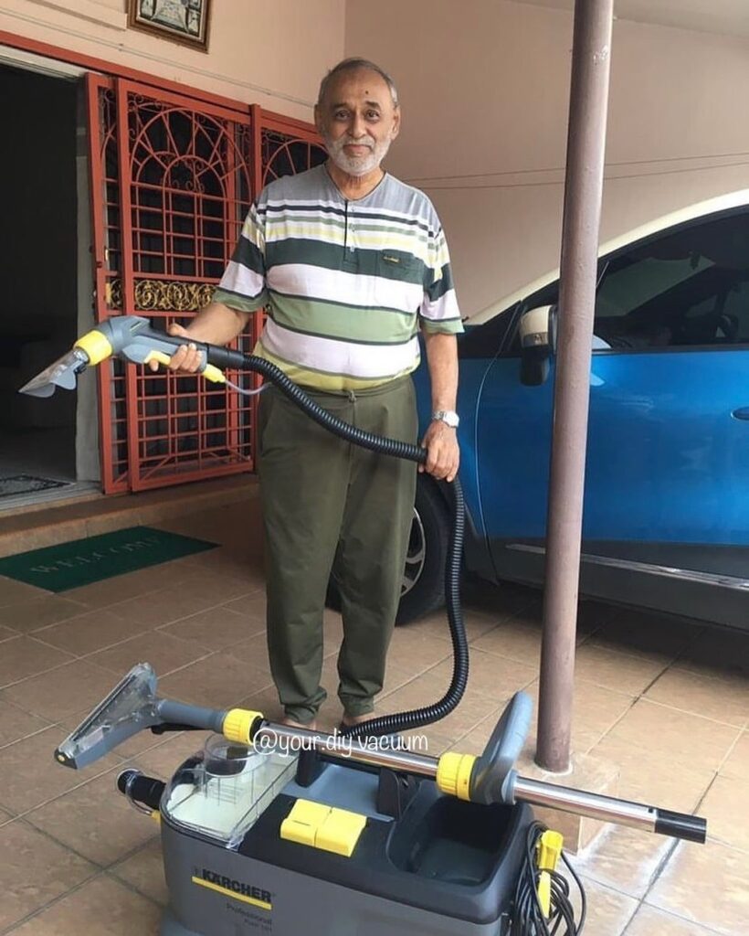 We deliver to your doorstep! Jom sewa spray vacuum Karcher Puzzi 10-1 dengan kami! Cuci sendiri -min